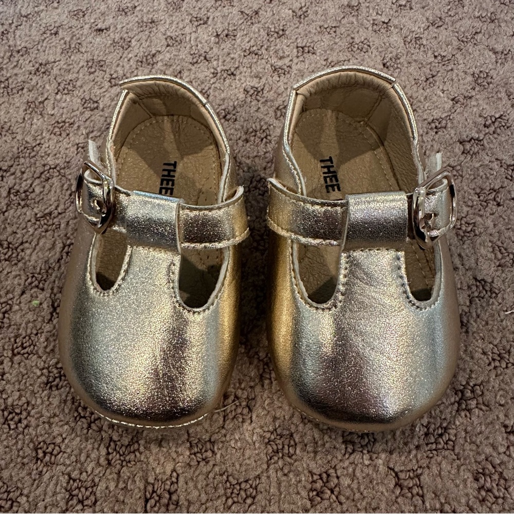THEE BRON Soft Sole Leather Shoes Girls Walking Sneakers 9-12 months Gold